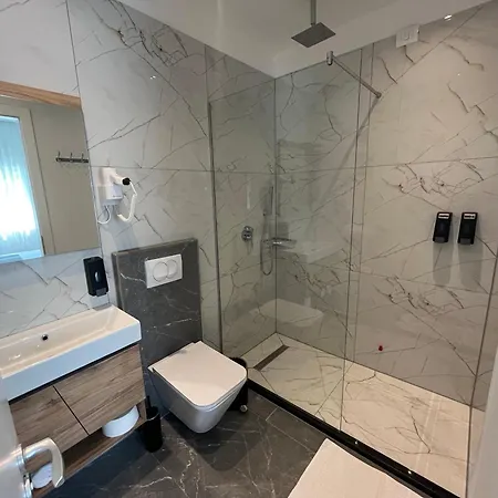 Shkodra Resort 3*